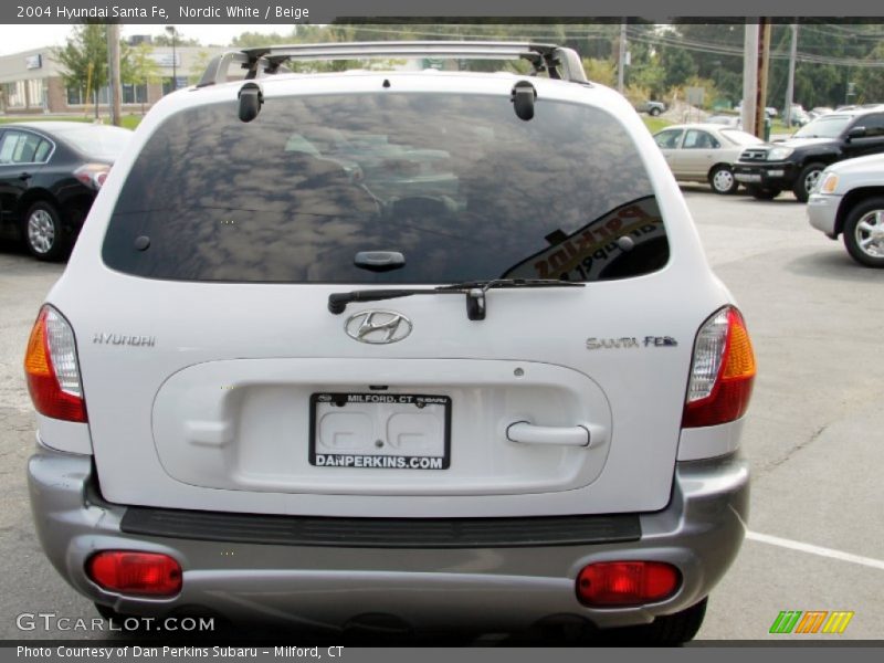Nordic White / Beige 2004 Hyundai Santa Fe