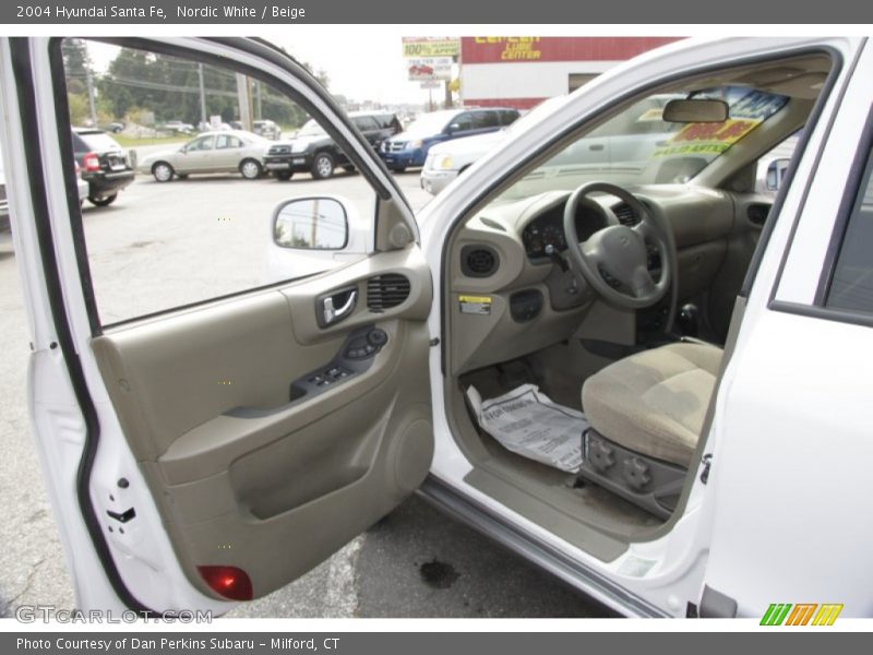 Nordic White / Beige 2004 Hyundai Santa Fe