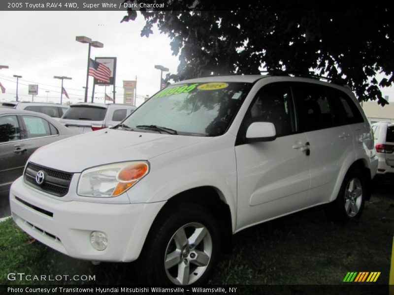 Super White / Dark Charcoal 2005 Toyota RAV4 4WD