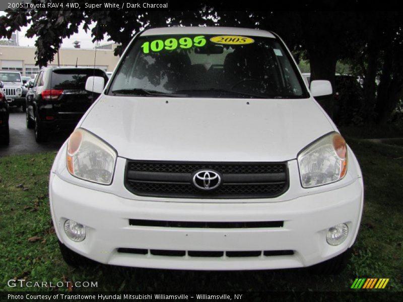 Super White / Dark Charcoal 2005 Toyota RAV4 4WD