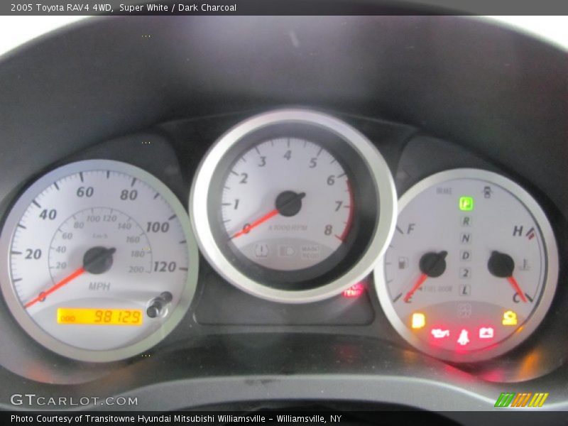 Super White / Dark Charcoal 2005 Toyota RAV4 4WD