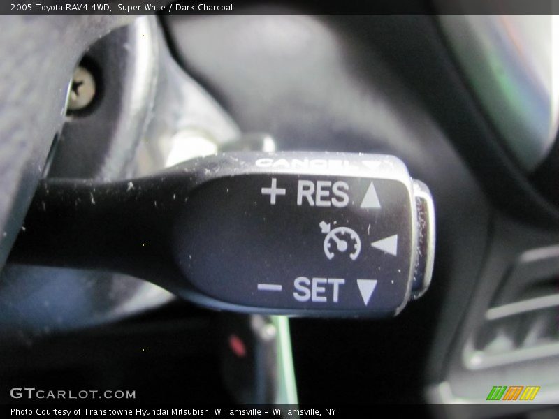 Super White / Dark Charcoal 2005 Toyota RAV4 4WD