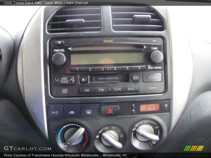 Super White / Dark Charcoal 2005 Toyota RAV4 4WD