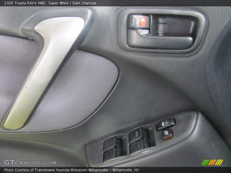 Super White / Dark Charcoal 2005 Toyota RAV4 4WD