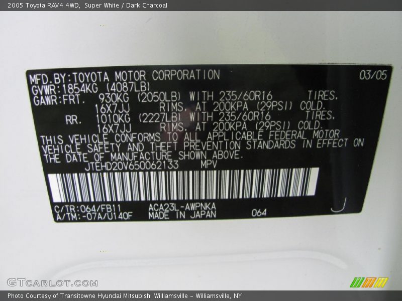 Super White / Dark Charcoal 2005 Toyota RAV4 4WD