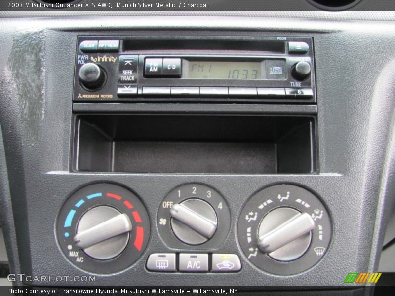 Munich Silver Metallic / Charcoal 2003 Mitsubishi Outlander XLS 4WD