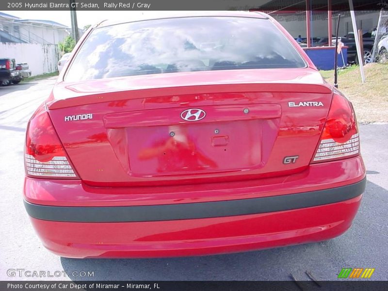 Rally Red / Gray 2005 Hyundai Elantra GT Sedan
