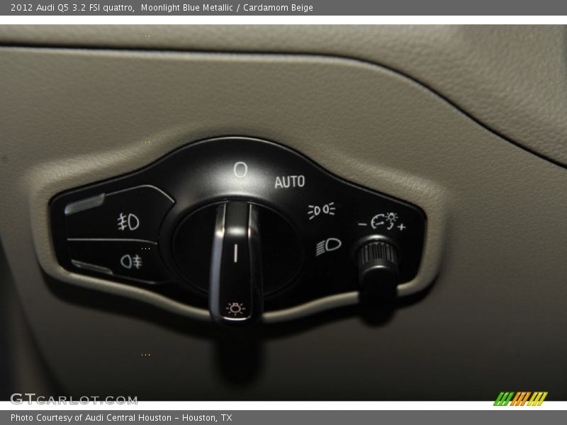 Controls of 2012 Q5 3.2 FSI quattro