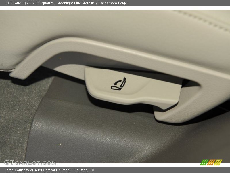 Moonlight Blue Metallic / Cardamom Beige 2012 Audi Q5 3.2 FSI quattro