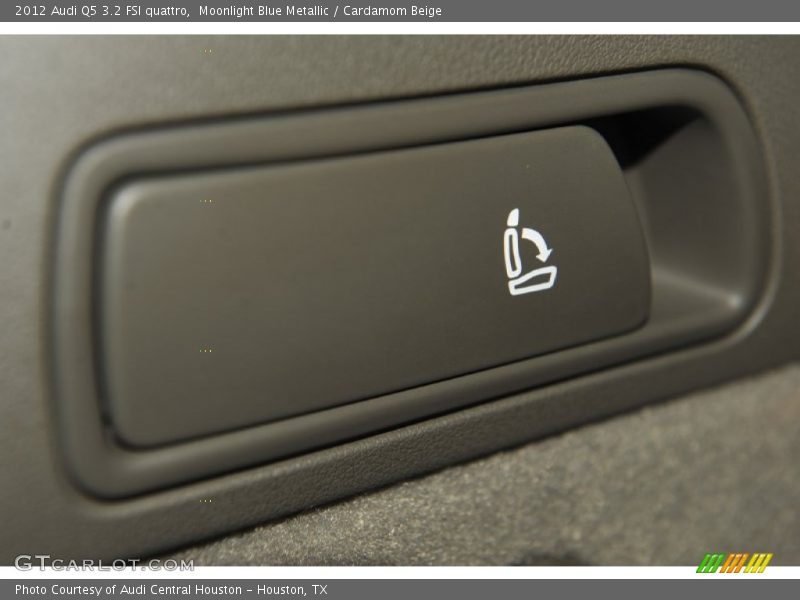 Moonlight Blue Metallic / Cardamom Beige 2012 Audi Q5 3.2 FSI quattro