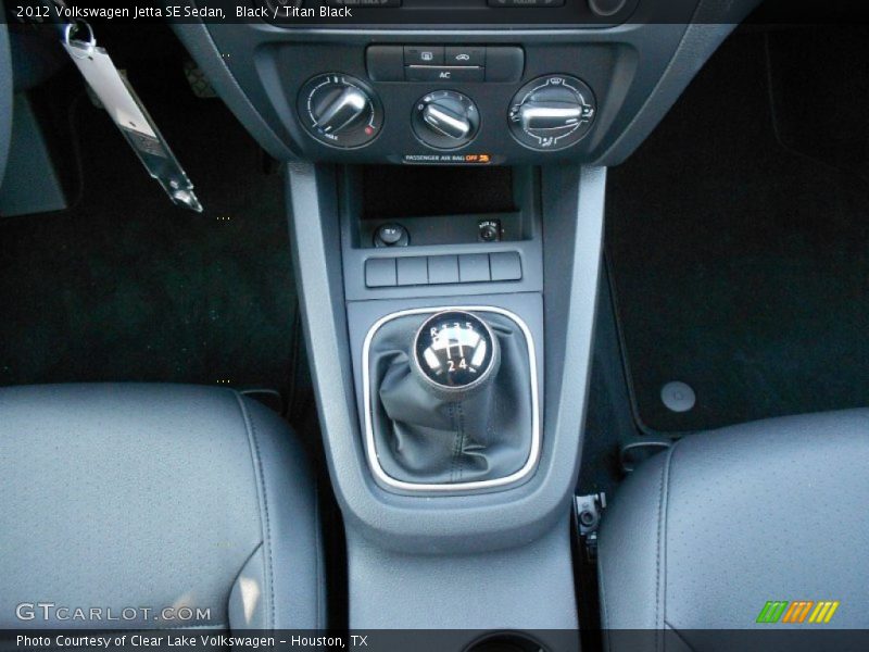 Black / Titan Black 2012 Volkswagen Jetta SE Sedan