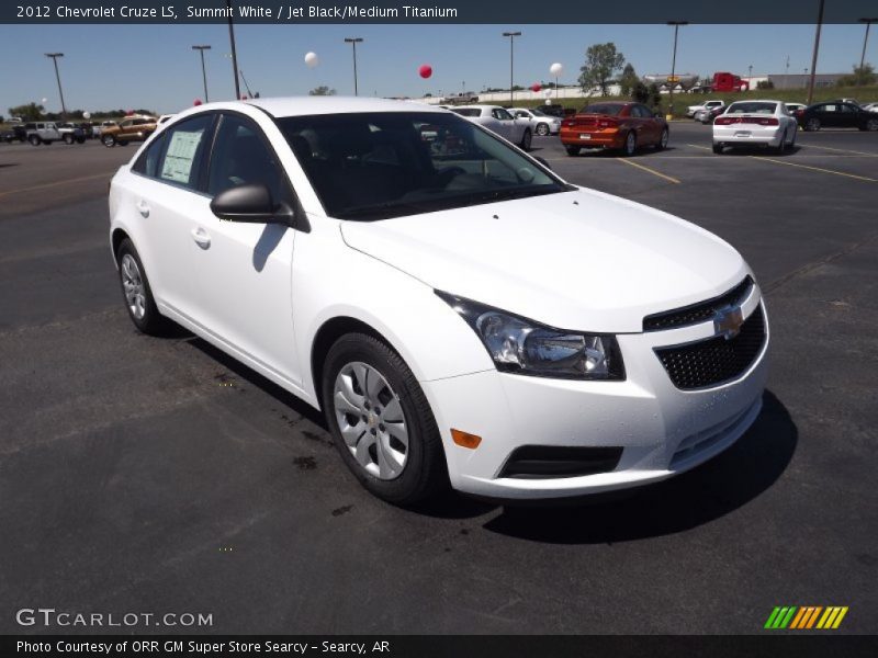 Front 3/4 View of 2012 Cruze LS