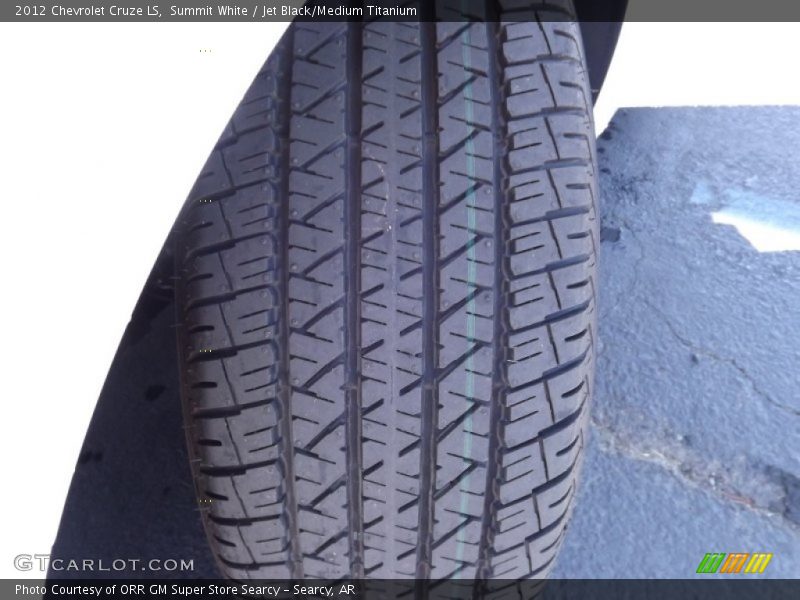 Summit White / Jet Black/Medium Titanium 2012 Chevrolet Cruze LS