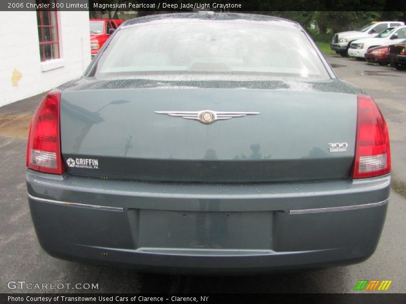 Magnesium Pearlcoat / Deep Jade/Light Graystone 2006 Chrysler 300 Limited
