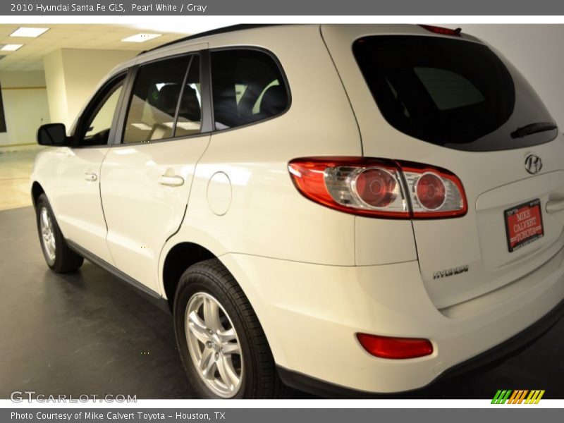 Pearl White / Gray 2010 Hyundai Santa Fe GLS