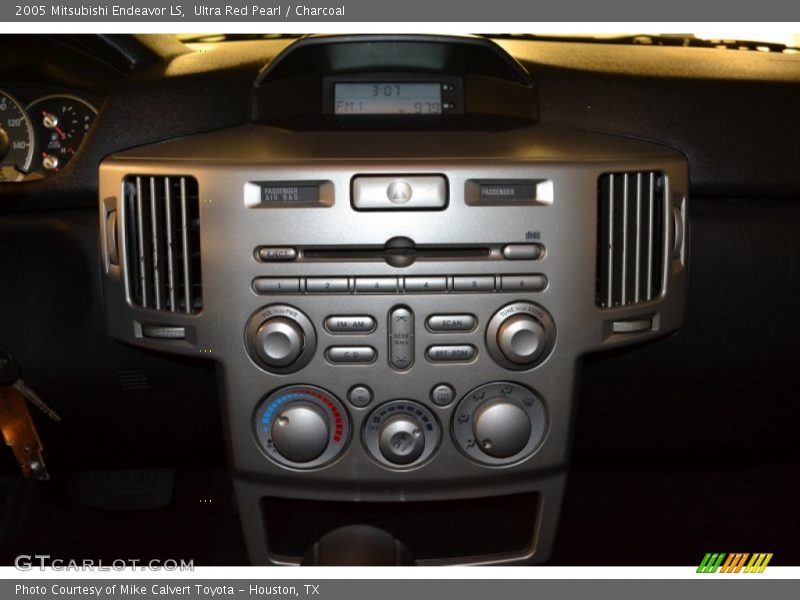 Ultra Red Pearl / Charcoal 2005 Mitsubishi Endeavor LS