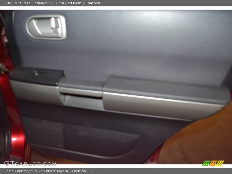 Ultra Red Pearl / Charcoal 2005 Mitsubishi Endeavor LS