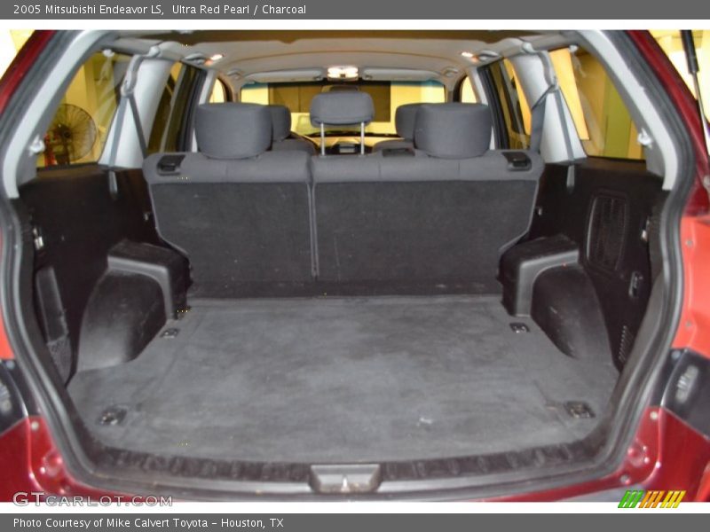 Ultra Red Pearl / Charcoal 2005 Mitsubishi Endeavor LS