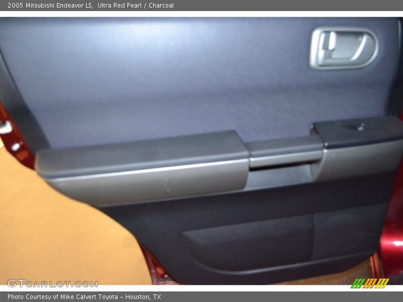 Ultra Red Pearl / Charcoal 2005 Mitsubishi Endeavor LS