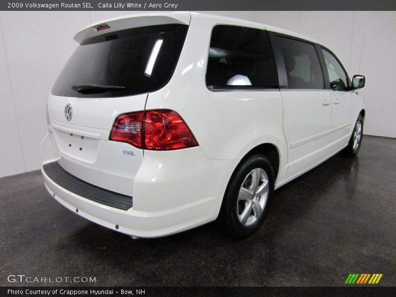 Calla Lilly White / Aero Grey 2009 Volkswagen Routan SEL