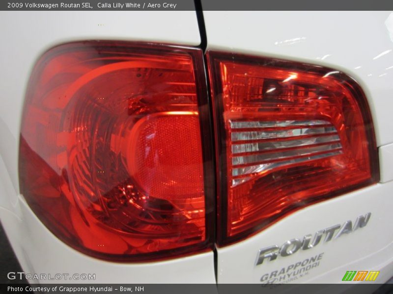 Calla Lilly White / Aero Grey 2009 Volkswagen Routan SEL