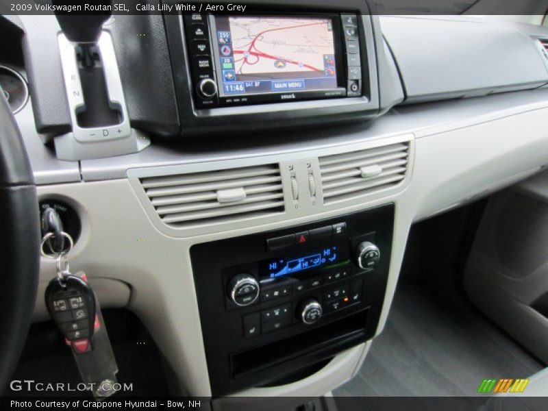 Calla Lilly White / Aero Grey 2009 Volkswagen Routan SEL