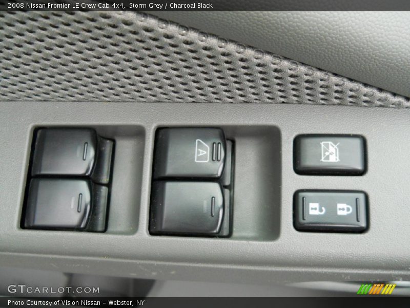 Storm Grey / Charcoal Black 2008 Nissan Frontier LE Crew Cab 4x4