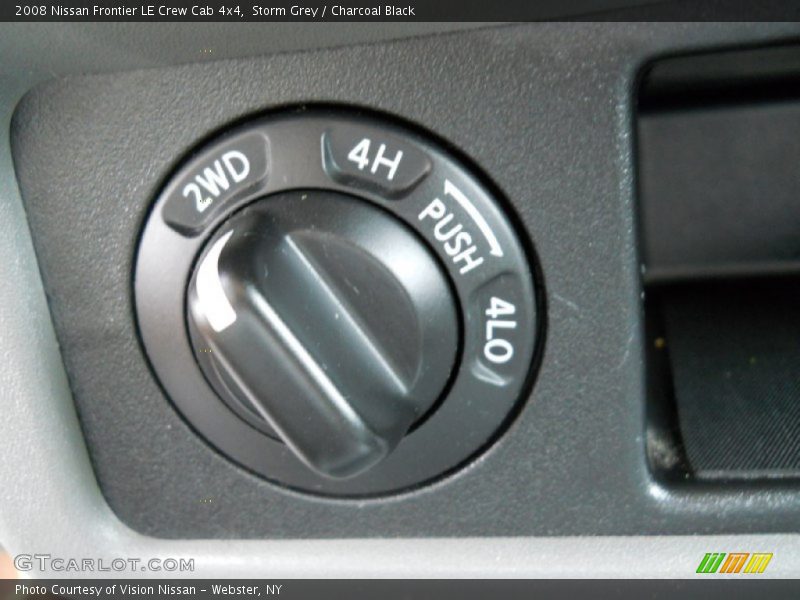 Storm Grey / Charcoal Black 2008 Nissan Frontier LE Crew Cab 4x4