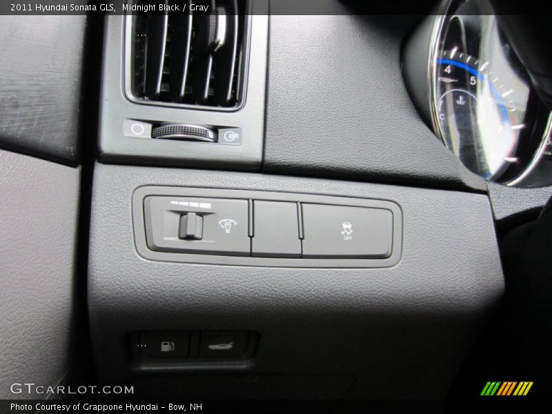 Midnight Black / Gray 2011 Hyundai Sonata GLS