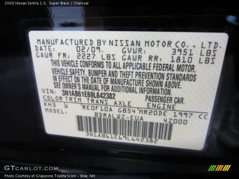 Super Black / Charcoal 2009 Nissan Sentra 2.0