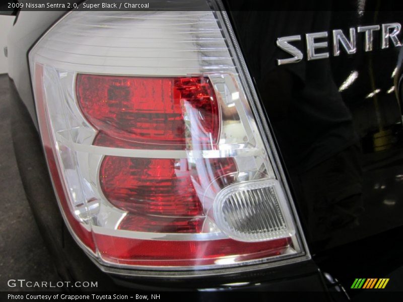 Super Black / Charcoal 2009 Nissan Sentra 2.0