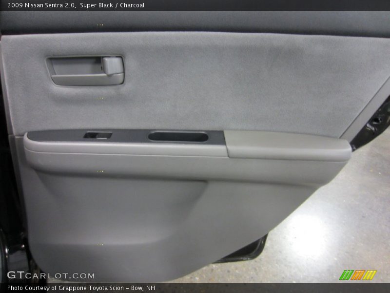 Super Black / Charcoal 2009 Nissan Sentra 2.0