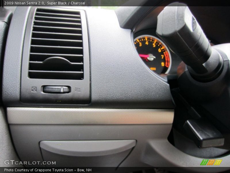Super Black / Charcoal 2009 Nissan Sentra 2.0