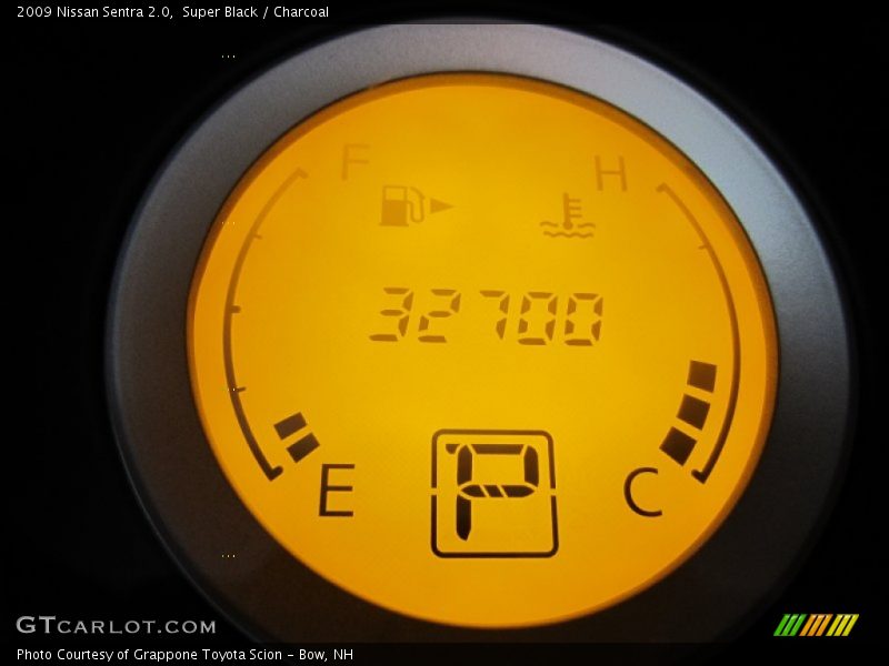 Super Black / Charcoal 2009 Nissan Sentra 2.0