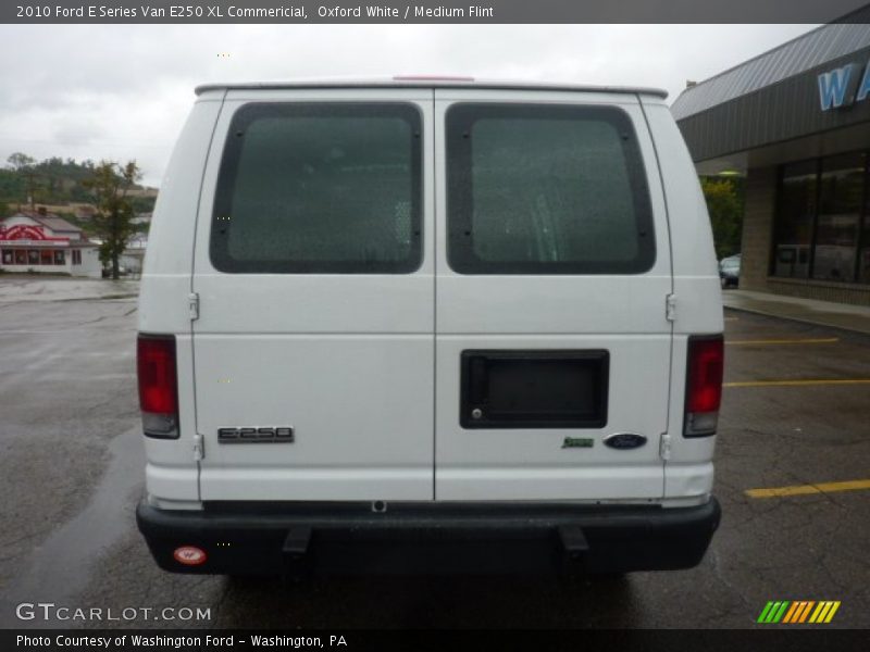 Oxford White / Medium Flint 2010 Ford E Series Van E250 XL Commericial