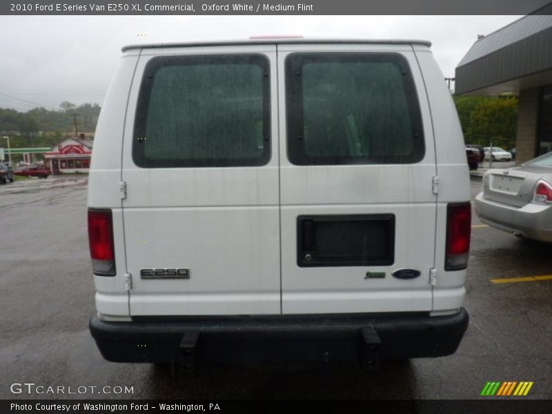 Oxford White / Medium Flint 2010 Ford E Series Van E250 XL Commericial
