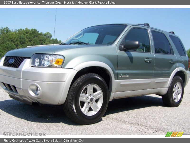Front 3/4 View of 2005 Escape Hybrid