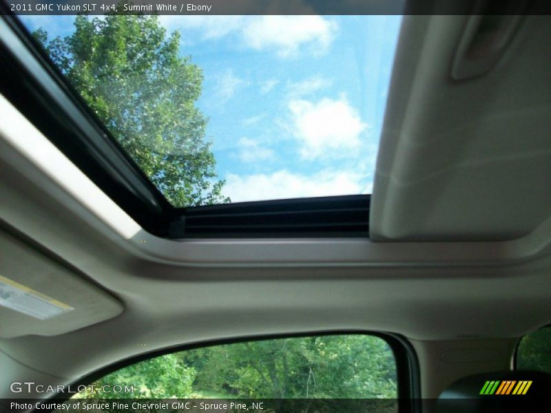 Summit White / Ebony 2011 GMC Yukon SLT 4x4