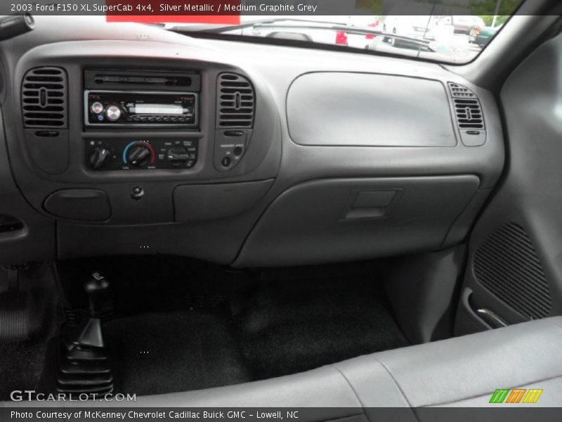 Silver Metallic / Medium Graphite Grey 2003 Ford F150 XL SuperCab 4x4