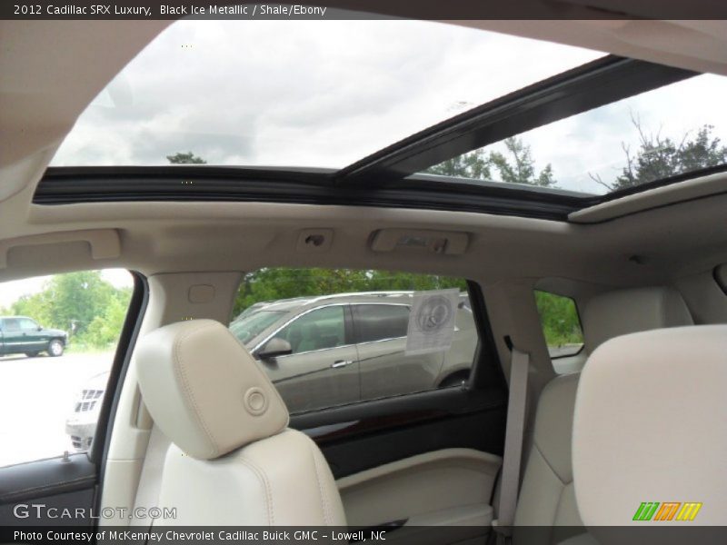Sunroof of 2012 SRX Luxury