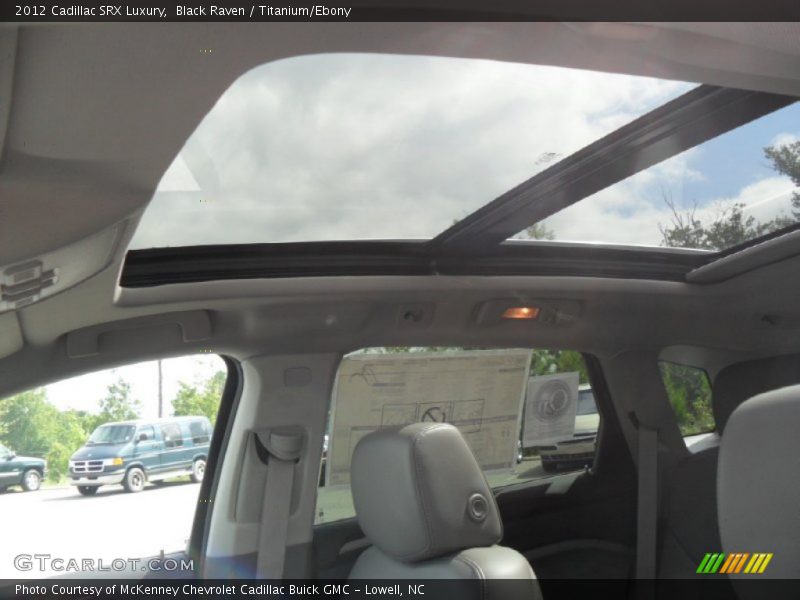 Sunroof of 2012 SRX Luxury