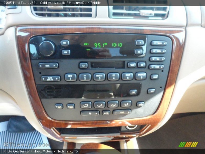 Audio System of 2005 Taurus SEL