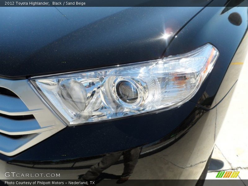 Black / Sand Beige 2012 Toyota Highlander