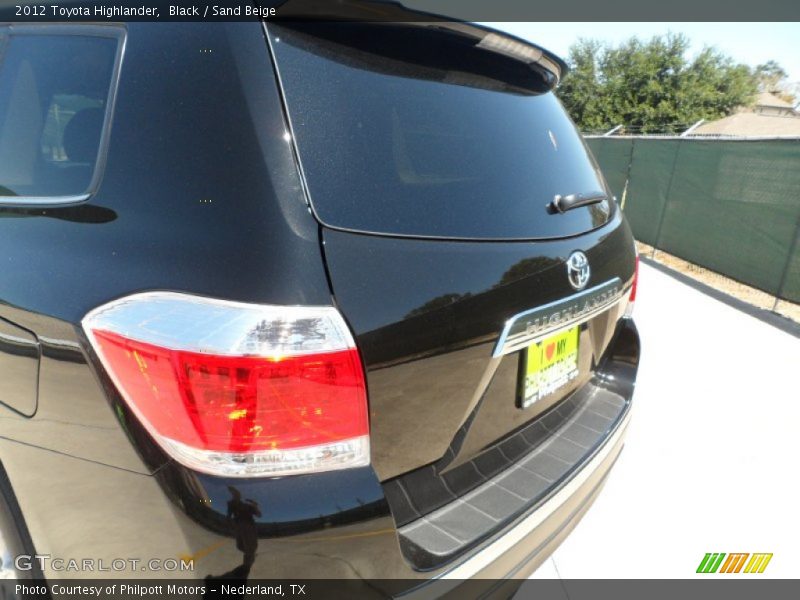 Black / Sand Beige 2012 Toyota Highlander