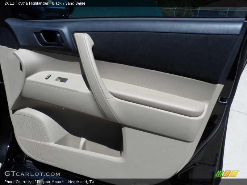 Door Panel of 2012 Highlander 