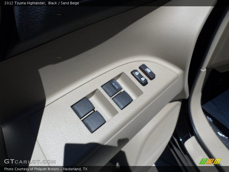 Black / Sand Beige 2012 Toyota Highlander