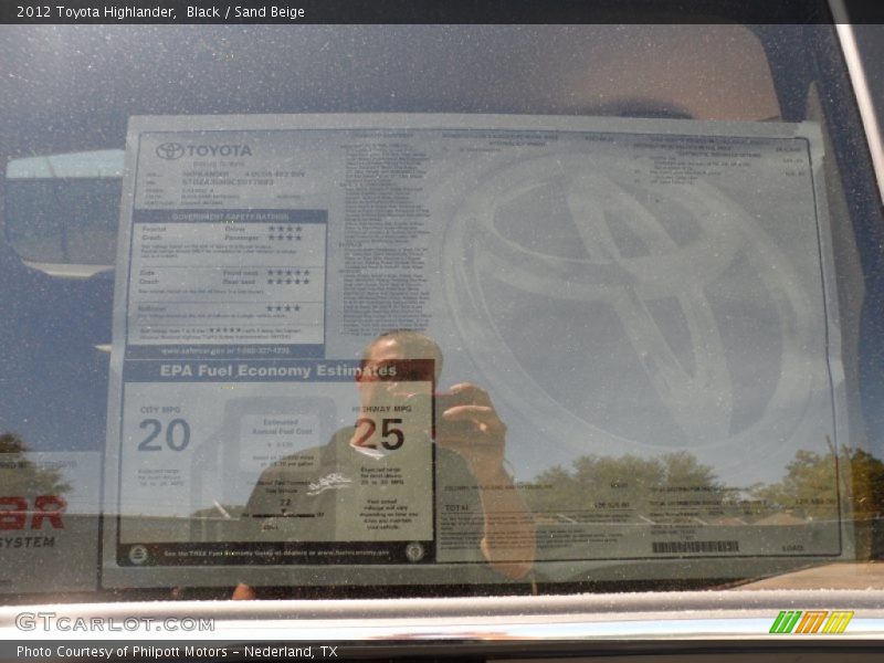 Black / Sand Beige 2012 Toyota Highlander