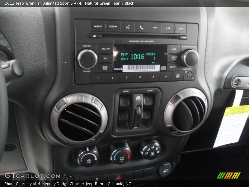 Controls of 2012 Wrangler Unlimited Sport S 4x4