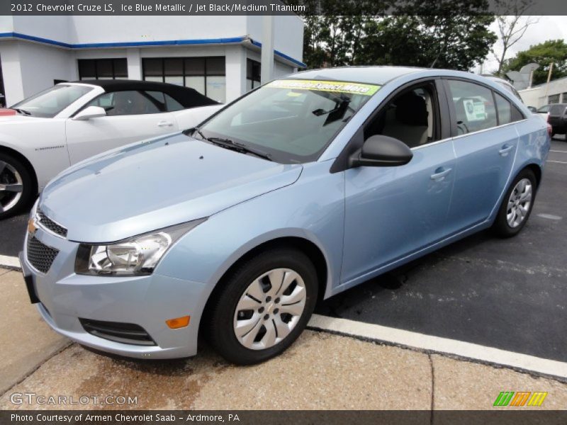 Front 3/4 View of 2012 Cruze LS