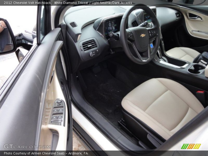  2012 Volt Hatchback Light Neutral/Dark Accents Interior